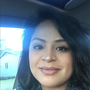 Meet your Posher, Leticia